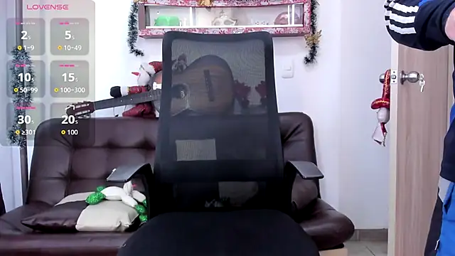 sarahhernandez online show from 11/29/25, 02:20