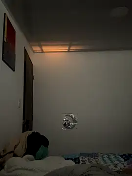 lucyrain 18 online show from 11/16/25, 04:01