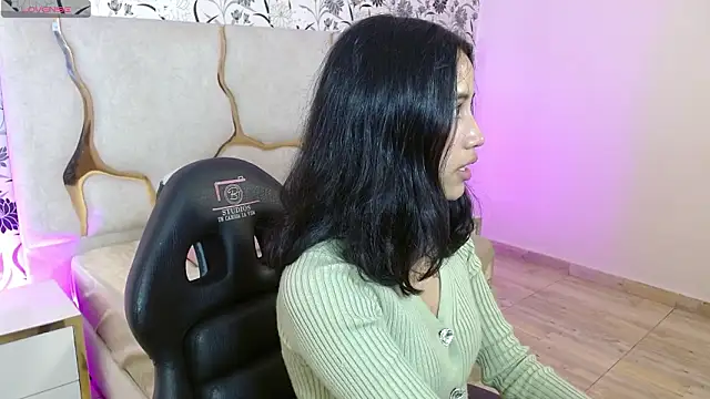 Joselyn tay online show from 03/25/26, 12:00