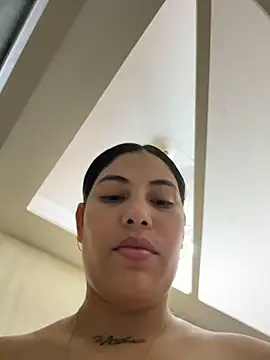 Snapshot of Anna_Bitch_Disgusting chatting on 11/13/25, 10:19 Anna Bitch Disgusting online show from 11/13/25, 10:19