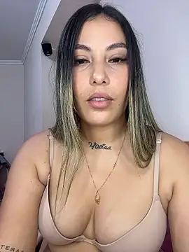 Snapshot of Anna_Bitch_Disgusting chatting on 01/14/26, 03:45 Anna Bitch Disgusting online show from 01/14/26, 03:45