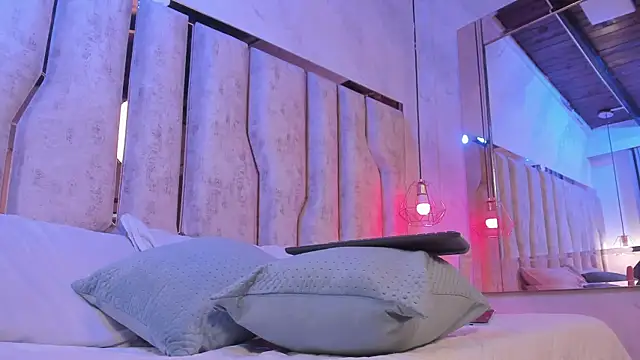 Snapshot of Caroline_palmerr chatting on 02/05/26, 03:22 Caroline palmerr online show from 02/05/26, 03:22