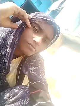 Snapshot of Big_Lovexx chatting on 11/14/25, 04:11 Big Lovexx online show from 11/14/25, 04:11