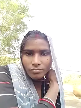 Snapshot of Big_Lovexx chatting on 11/15/25, 04:21 Big Lovexx online show from 11/15/25, 04:21