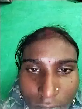 Snapshot of Big_Lovexx chatting on 11/17/25, 05:35 Big Lovexx online show from 11/17/25, 05:35