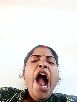 Snapshot of Pushpa_hotty chatting on 02/05/26, 04:17 Pushpa hotty online show from 02/05/26, 04:17