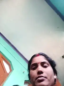 Snapshot of Pushpa_hotty chatting on 04/05/26, 02:42 Pushpa hotty online show from 04/05/26, 02:42