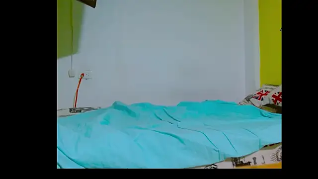 Snapshot of dantex9305 chatting on 11/21/25, 09:13 dantex9305 online show from 11/21/25, 09:13