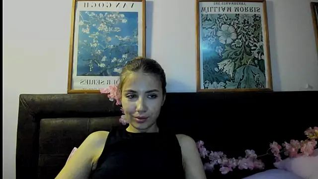 Snapshot of Aurora_Glow21 chatting on 06/08/26, 01:28 Aurora Glow21 online show from 06/08/26, 01:28
