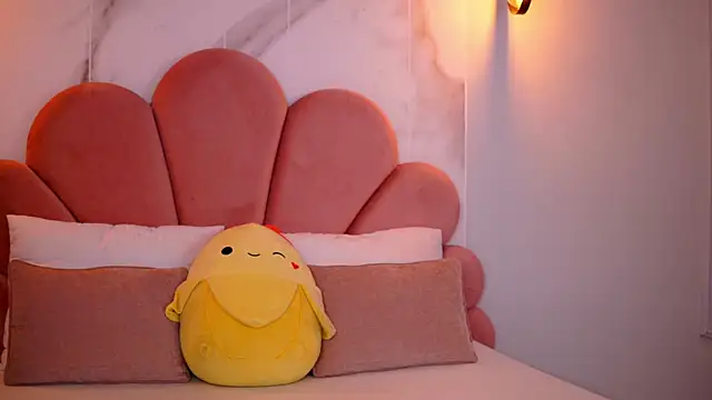 Scarlett Veyra online show from 12/19/25, 07:04