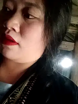 Snapshot of LyZii2k7 chatting on 11/16/25, 02:39 LyZii2k7 online show from 11/16/25, 02:39