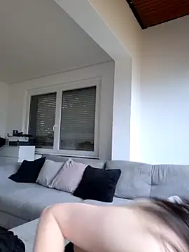 Lilly hase online show from 11/17/25, 09:37