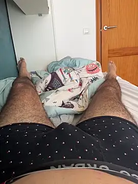 Yannick04 online show from 11/17/25, 01:50