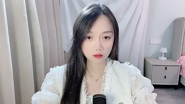 BoiI2u online show from 11/19/25, 03:34