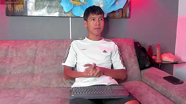 Snapshot of Carl-Milton chatting on 11/13/25, 12:37 Carl-Milton online show from 11/13/25, 12:37