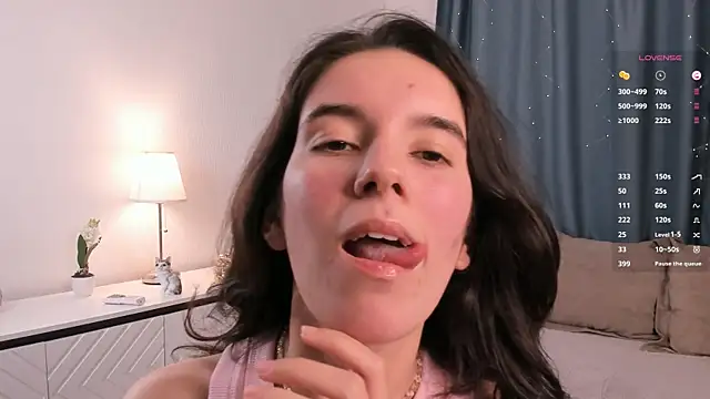 ShelaMailo online show from 11/27/25, 06:10