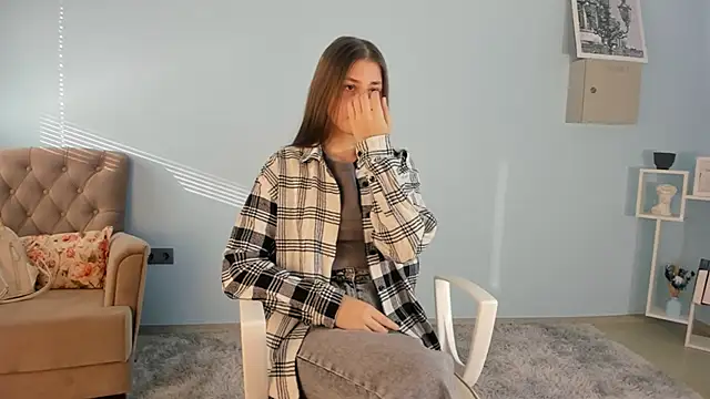 Snapshot of LucilaCashen chatting on 11/16/25, 07:14 LucilaCashen online show from 11/16/25, 07:14