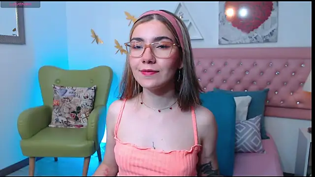 AriLumi online show from 01/14/26, 10:03