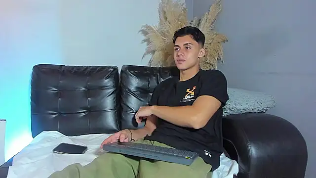 ZeusBrant online show from 03/18/26, 01:47