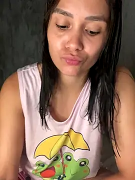 Snapshot of carolsapequinha chatting on 12/21/25, 11:56 carolsapequinha online show from 12/21/25, 11:56