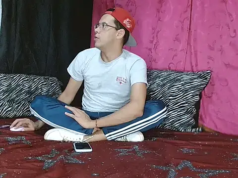 FANTASYBOYS11 online show from 12/04/25, 01:15