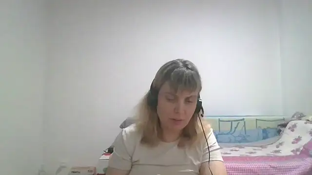 Snapshot of CherieAdair chatting on 11/15/25, 03:52 CherieAdair online show from 11/15/25, 03:52