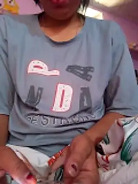 isha sharma2002 online show from 04/18/26, 03:43