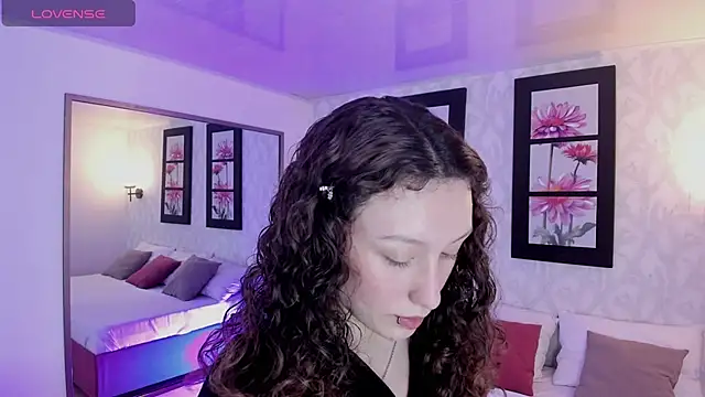 Snapshot of Martina_077 chatting on 12/02/25, 12:10 Martina 077 online show from 12/02/25, 12:10