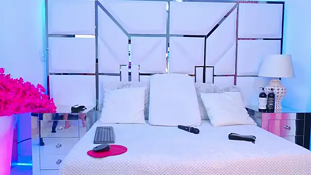 VeronicaSttar online show from 12/16/25, 11:37