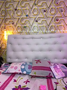 MelanyyJhonson15 online show from 04/15/26, 02:18