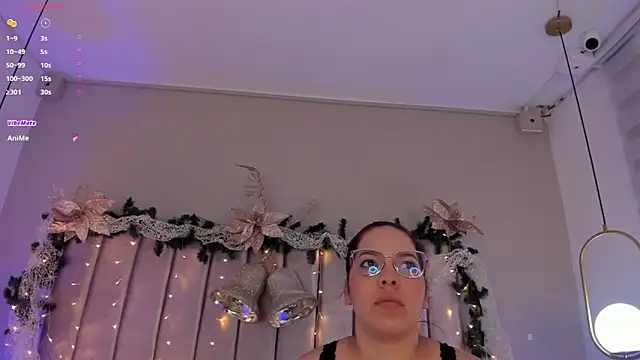 Snapshot of AnnaNoval_10 chatting on 11/24/25, 12:27 AnnaNoval 10 online show from 11/24/25, 12:27