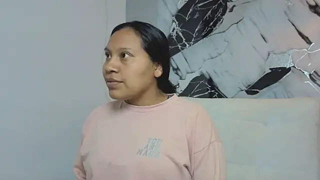 Hanna Goldenst online show from 11/21/25, 09:02