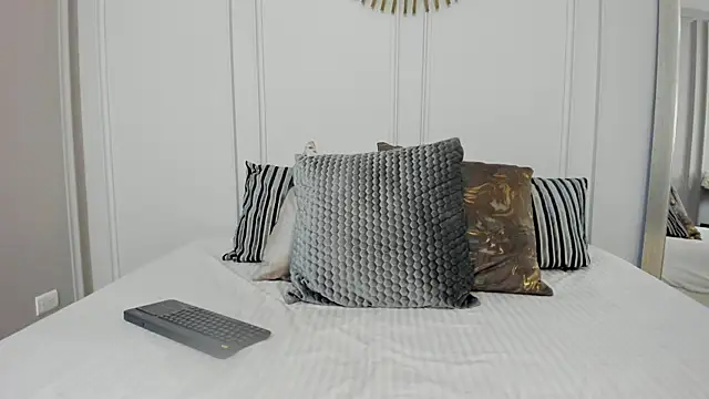 Snapshot of Mia-Kendall chatting on 11/29/25, 07:39 Mia-Kendall online show from 11/29/25, 07:39