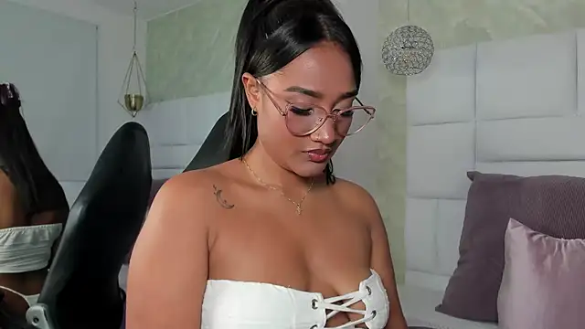 Snapshot of anna_jules chatting on 11/21/25, 09:57 anna jules online show from 11/21/25, 09:57