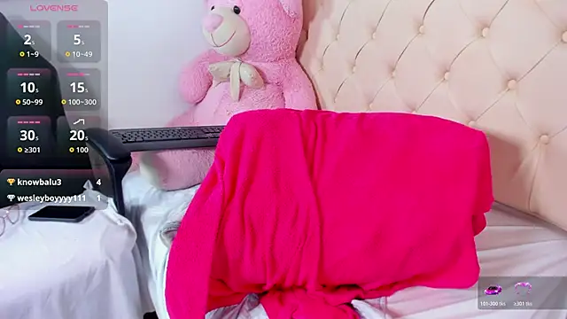 Snapshot of anna_jules chatting on 11/24/25, 10:26 anna jules online show from 11/24/25, 10:26