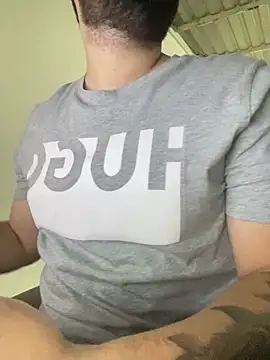 julianlondo111 online show from 12/19/25, 02:40