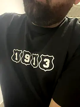 julianlondo111 online show from 12/23/25, 05:16