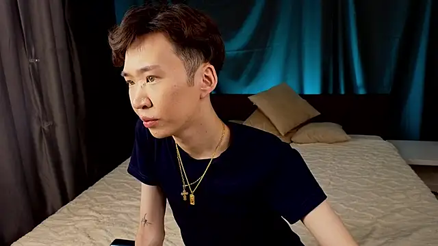 Snapshot of islendtakumi chatting on 11/16/25, 03:23 islendtakumi online show from 11/16/25, 03:23