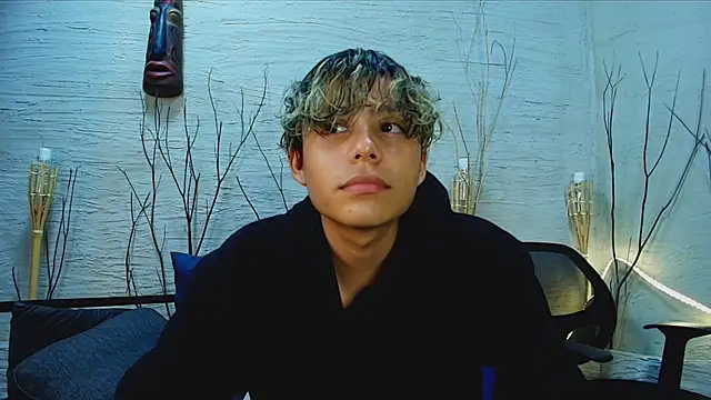 Snapshot of nathan_bell chatting on 11/16/25, 04:07 nathan bell online show from 11/16/25, 04:07