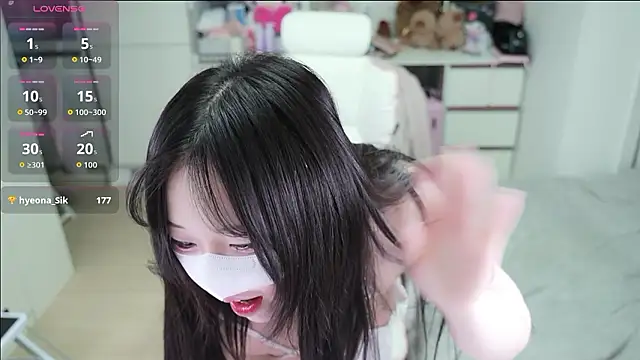 kimhyeona2005 online show from 04/10/26, 11:48