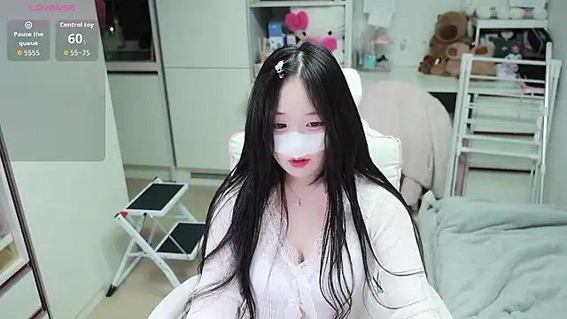 Snapshot of kimhyeona2005 chatting on 05/03/26, 12:00 kimhyeona2005 online show from 05/03/26, 12:00