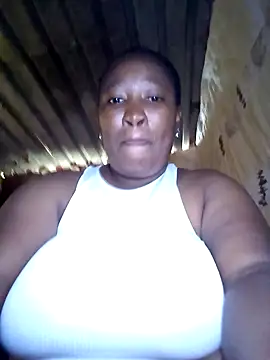 Snapshot of MissMoyo chatting on 11/14/25, 11:09 MissMoyo online show from 11/14/25, 11:09