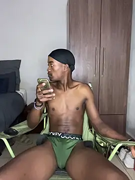 Snapshot of Boytoy_BigD chatting on 02/14/26, 10:28 Boytoy BigD online show from 02/14/26, 10:28