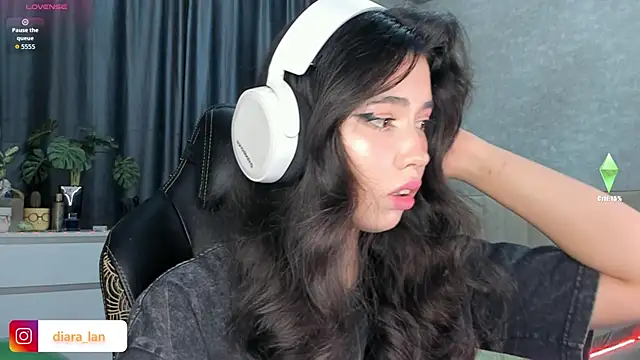 Diara 1an online show from 11/30/25, 01:26