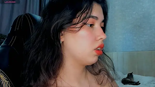 Snapshot of Diara_1an chatting on 05/15/26, 04:08 Diara 1an online show from 05/15/26, 04:08