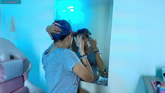 Snapshot of tsuky_nekoo chatting on 11/23/25, 02:11 tsuky nekoo online show from 11/23/25, 02:11