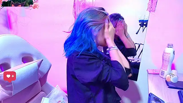 Snapshot of tsuky_nekoo chatting on 11/25/25, 02:44 tsuky nekoo online show from 11/25/25, 02:44