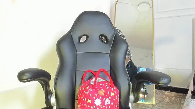 nicolvibes 212 online show from 02/11/26, 08:25