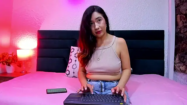 VictoriaRouge  online show from 03/19/26, 04:49