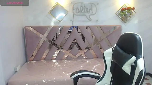 Evy Luxx v online show from 12/15/25, 09:08